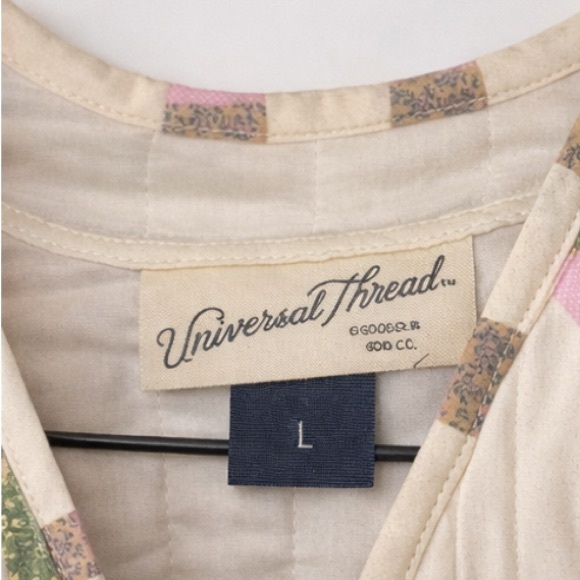 Unique Universal Thread Quilted Jacket in Cream with Pink, Green & Gold Accents - Picture 3 of 4